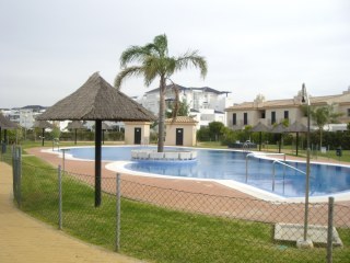 Vista de la urbanizacin con las piscinas